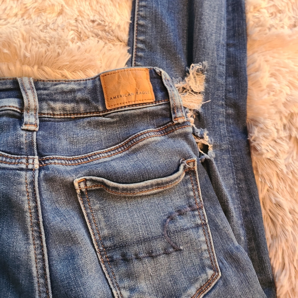 American Eagle Women's Distressed Blue Jeans - Picture 8 of 9